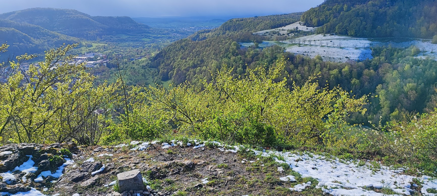 Blick vom Eckfelsen über das Zellertal nach Reutlingen